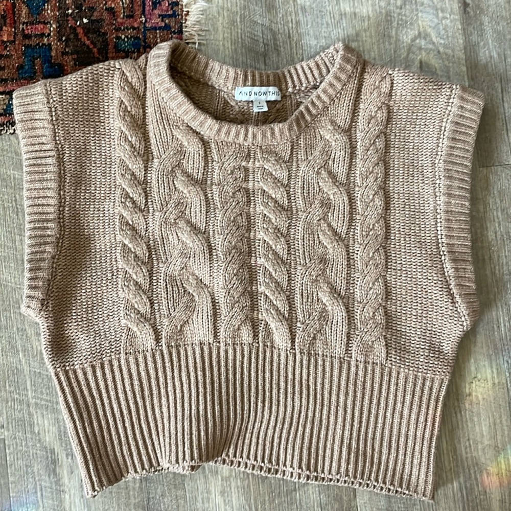 •| cropped sweater vest - Picture 2 of 8